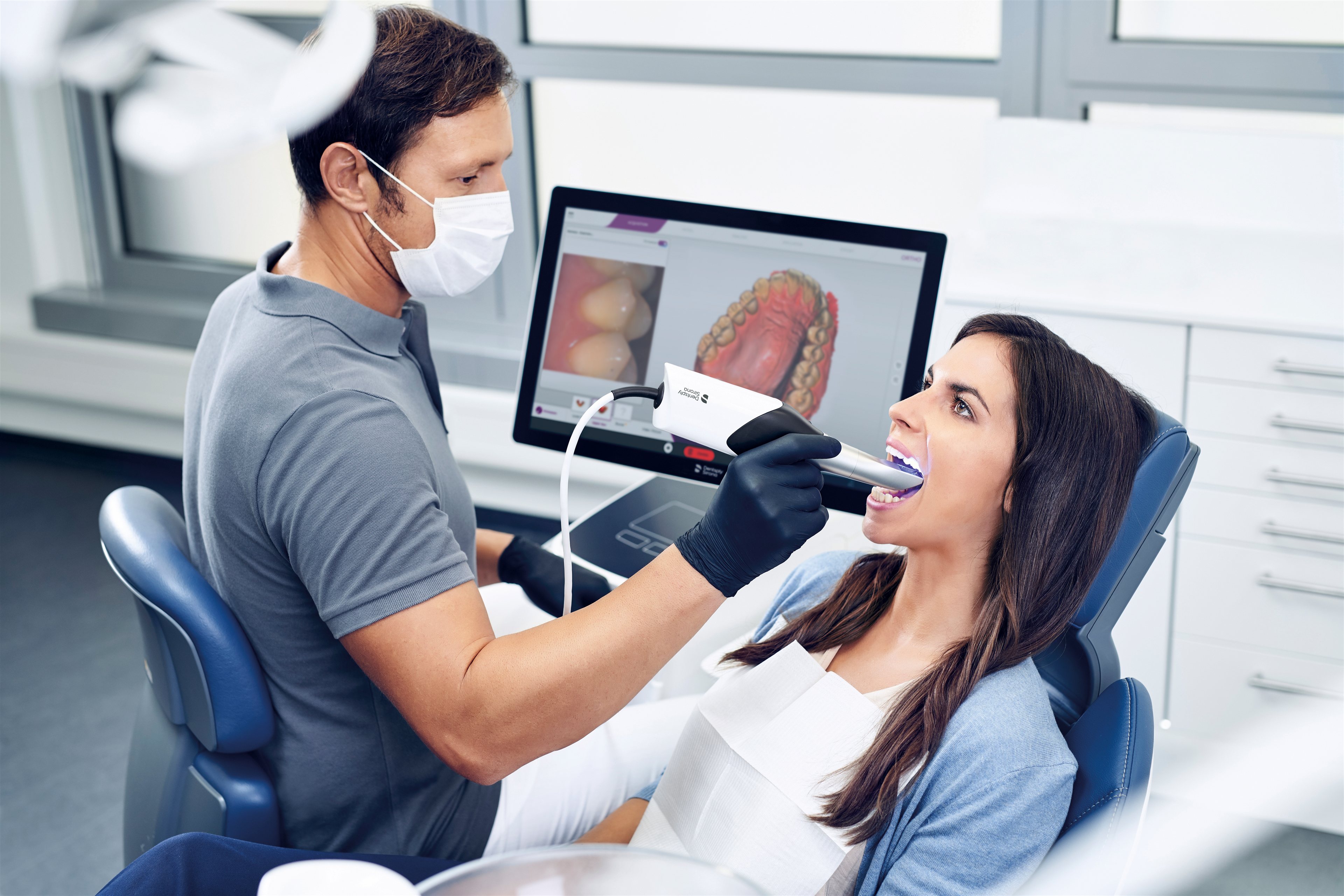 Escaneo intraoral con Primescan, imagen de Dentsply Sirona